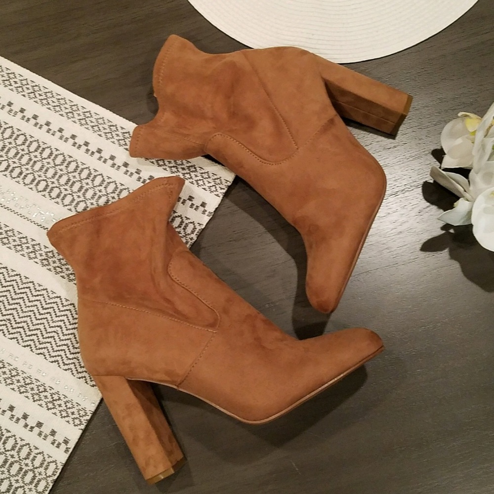 All offers welcome! Steve Madden tan ankle boots